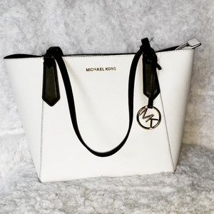 ♦️Michael Kors Handbag♦️
